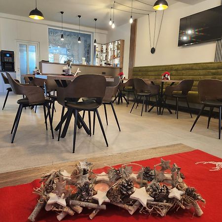 Xo Residence Arad Bagian luar foto