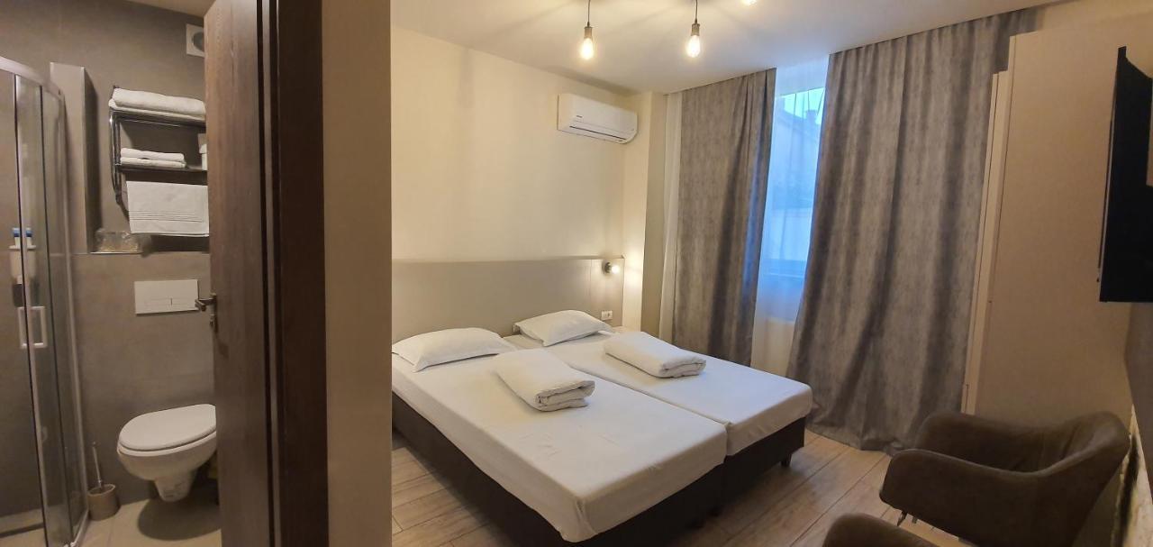 Xo Residence Arad Bagian luar foto