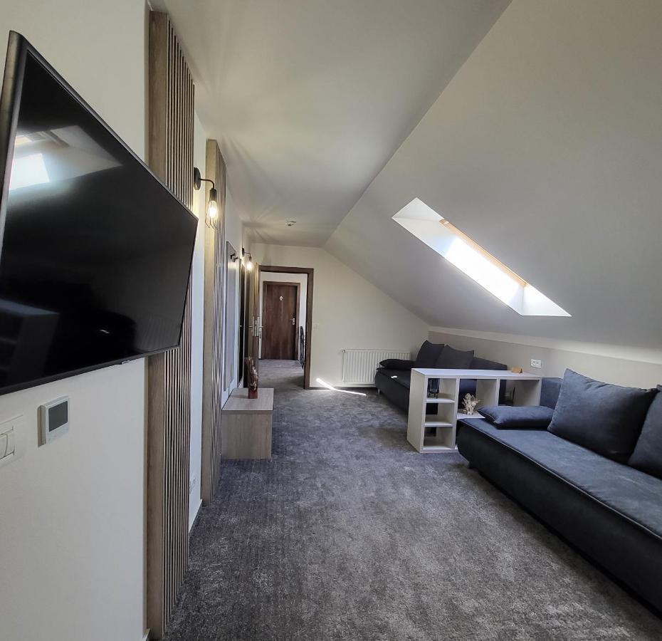 Xo Residence Arad Bagian luar foto